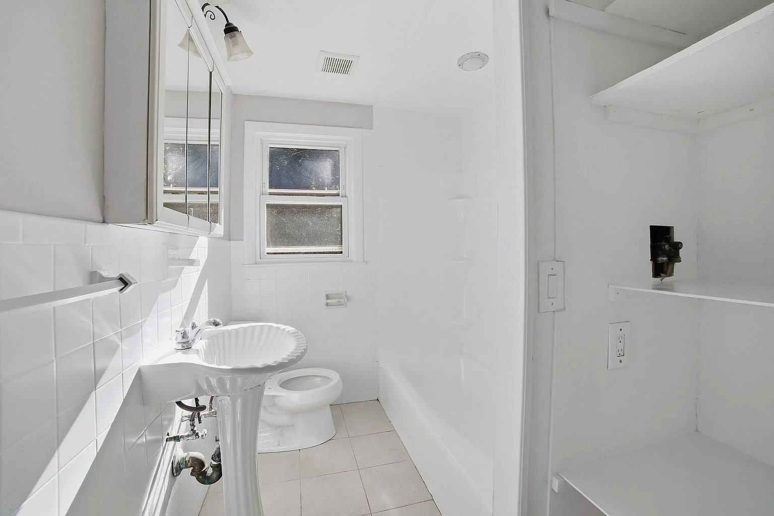 4 bed, 2 bath apartment for rent at 200 North Quinsigamond St, Shrewsbury — photo 24 of 27
