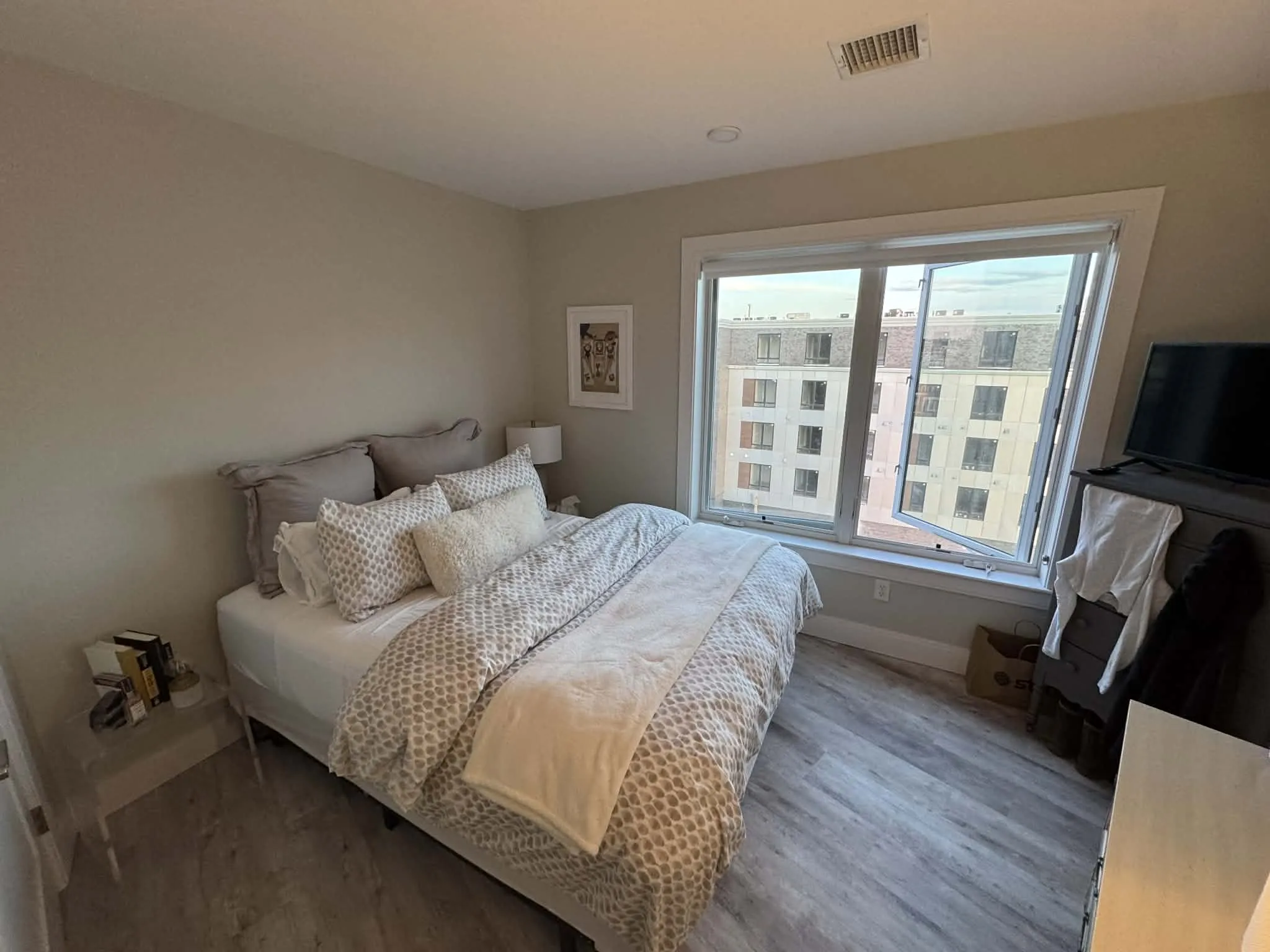 2 bed, 1 bath apartment for rent at 200 Old Colony Ave Unit 401, South Boston — photo 2 of 7