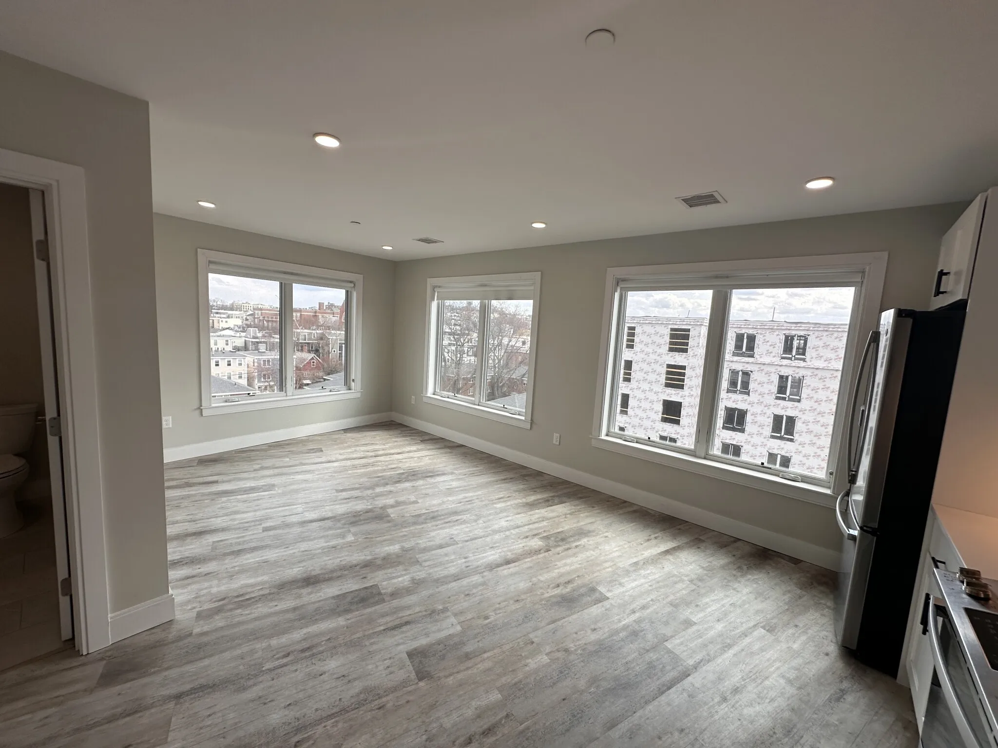 1 bed, 1 bath apartment for rent at 200 Old Colony Ave Unit 611, South Boston — photo 1 of 7