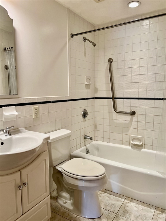 2 bed, 1 bath apartment for rent at 200 Park Terrace Dr Unit 226, Stoneham — photo 18 of 23