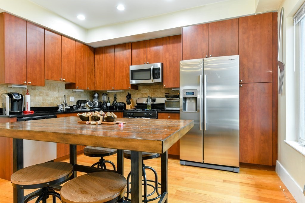 2 bed, 2 bath apartment for rent at 200 Silver St Unit 2, South Boston — photo 2 of 17