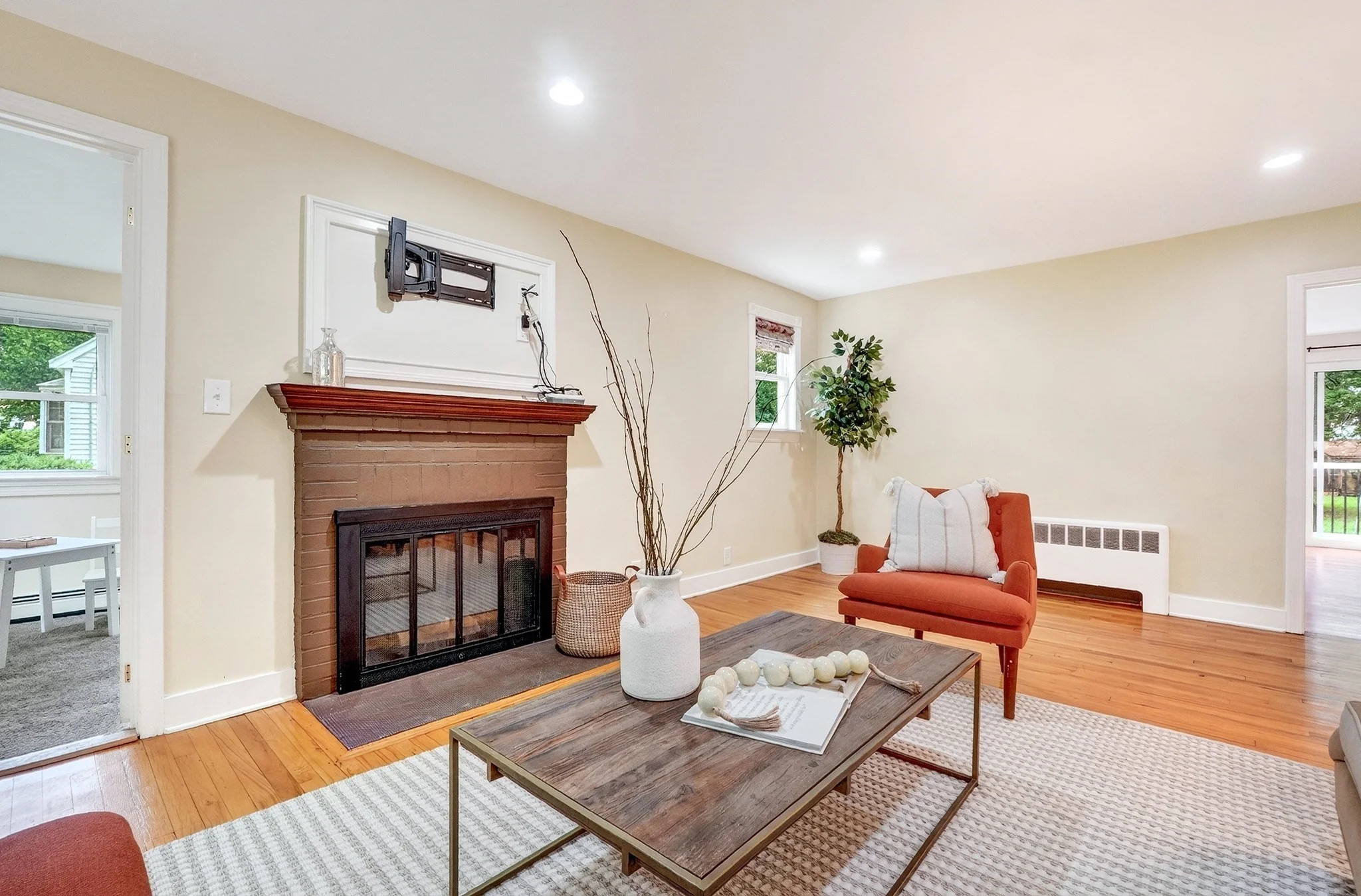 4 bed, 2 bath apartment for rent at 200 South Rd, Bedford — photo 7 of 31