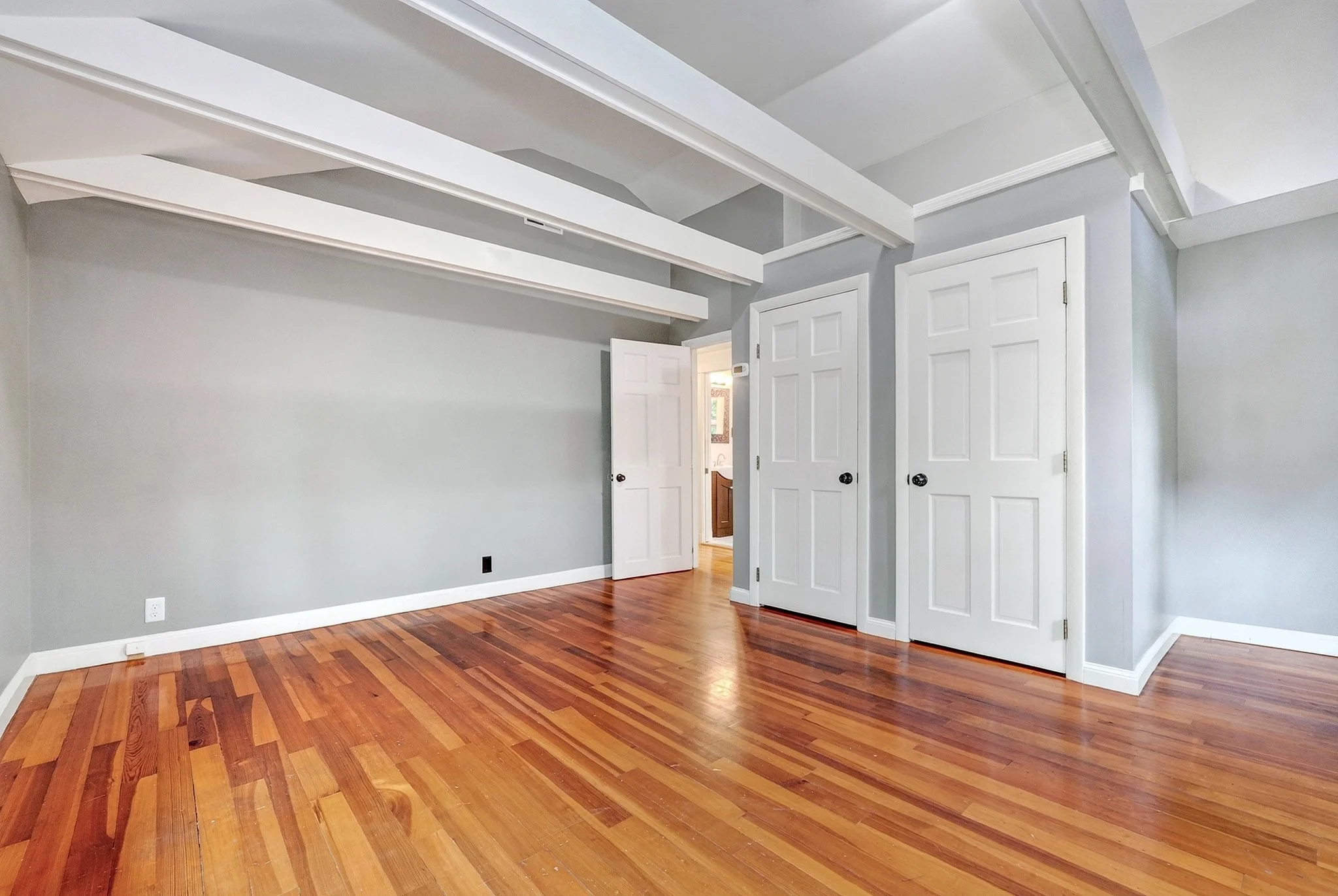 4 bed, 2 bath apartment for rent at 200 South Rd, Bedford — photo 15 of 31
