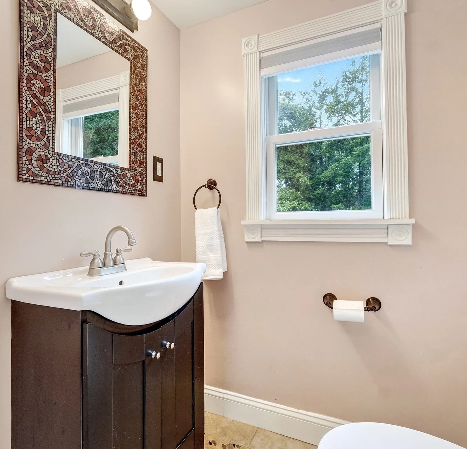 4 bed, 2 bath apartment for rent at 200 South Rd, Bedford — photo 19 of 31