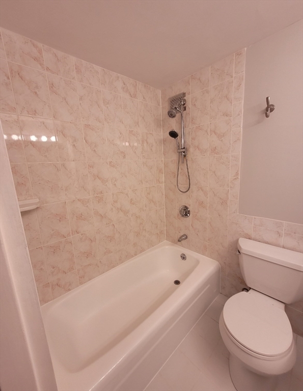 2 bed, 1 bath apartment for rent at 200 Swanton St Unit 239, Winchester — photo 7 of 13