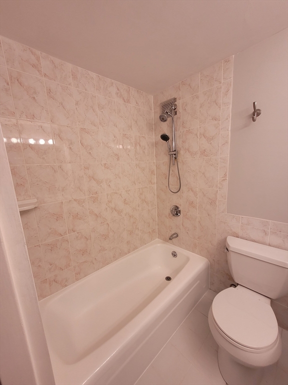 2 bed, 1 bath apartment for rent at 200 Swanton St Unit 239, Winchester — photo 11 of 13