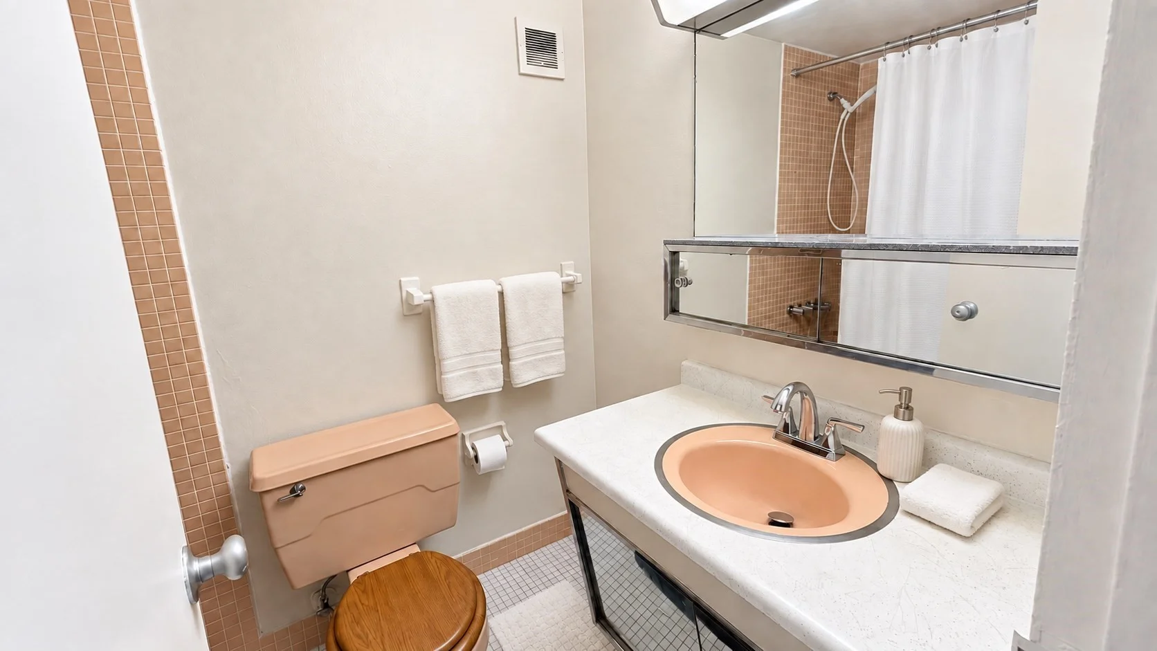1 bed, 1 bath apartment for rent at 200 Swanton St Unit 313, Winchester — photo 6 of 13