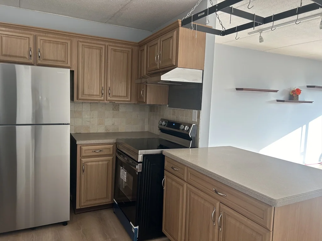 2 bed, 1 bath apartment for rent at 200 Swanton St Unit 435, Winchester — photo 3 of 11