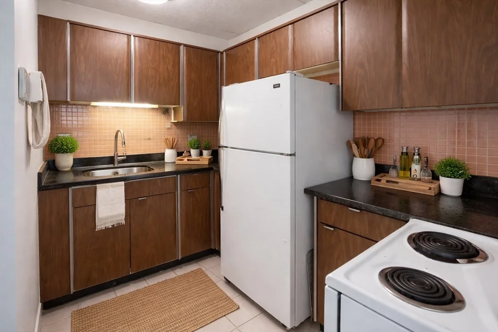2 bed, 1 bath apartment for rent at 200 Swanton St Unit 635, Winchester — photo 2 of 14