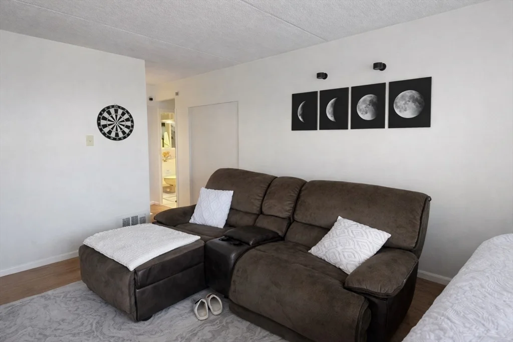 1 bed, 1 bath apartment for rent at 200 Swanton St Unit 704, Winchester — photo 3 of 16