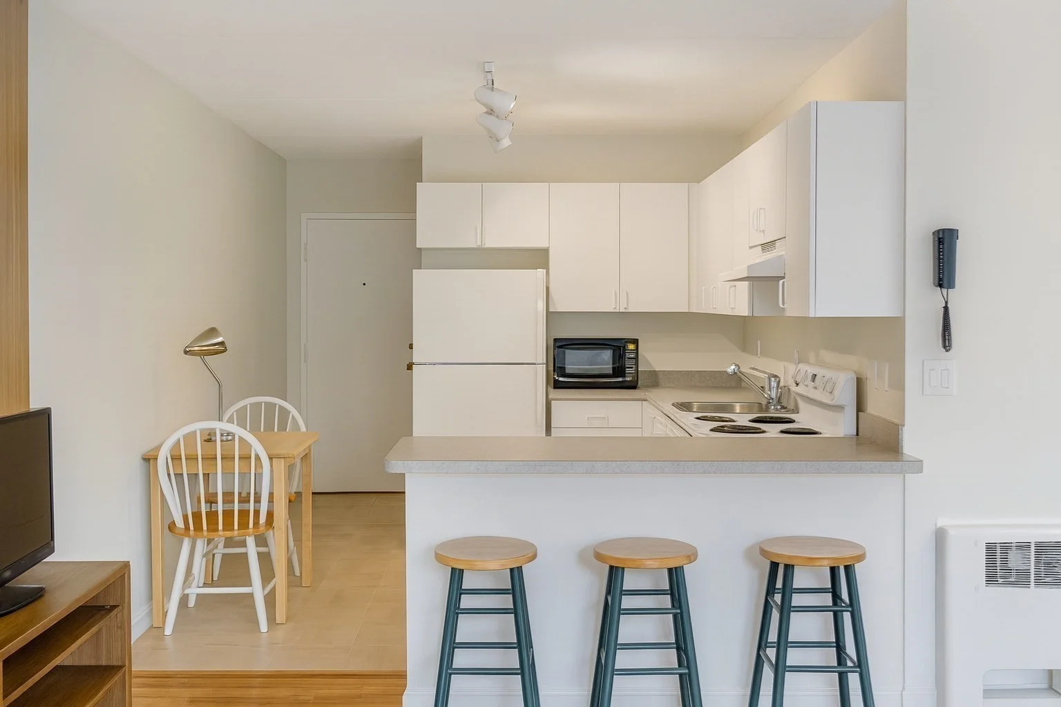 Studio bed, 1 bath apartment for rent at 200 Swanton St Unit 708, Winchester — photo 1 of 16