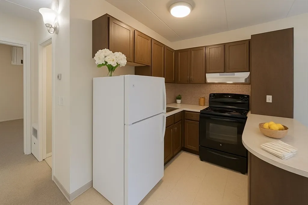 1 bed, 1 bath apartment for rent at 200 Swanton St Unit T28, Winchester — photo 3 of 11