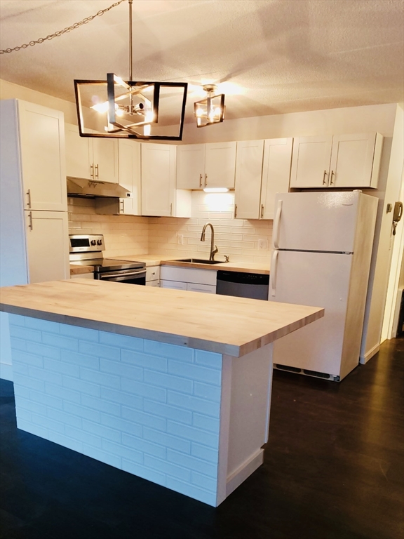 1 bed, 1 bath apartment for rent at 200 Swanton Unit L22, Winchester — photo 4 of 10