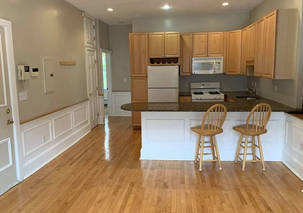 2 bed, 1 bath apartment for rent at 200 W Springfield St Unit 2, South End — photo 3 of 17