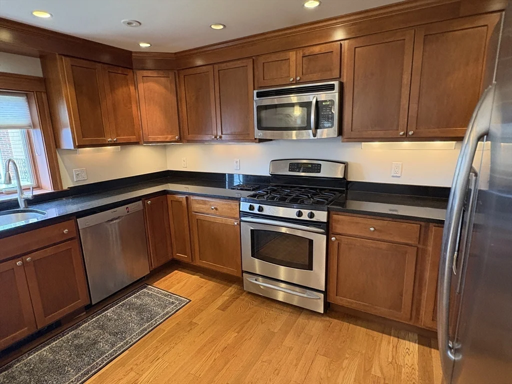 4 bed, 2 bath apartment for rent at 200 Washington St Unit 1, Brighton — photo 4 of 33