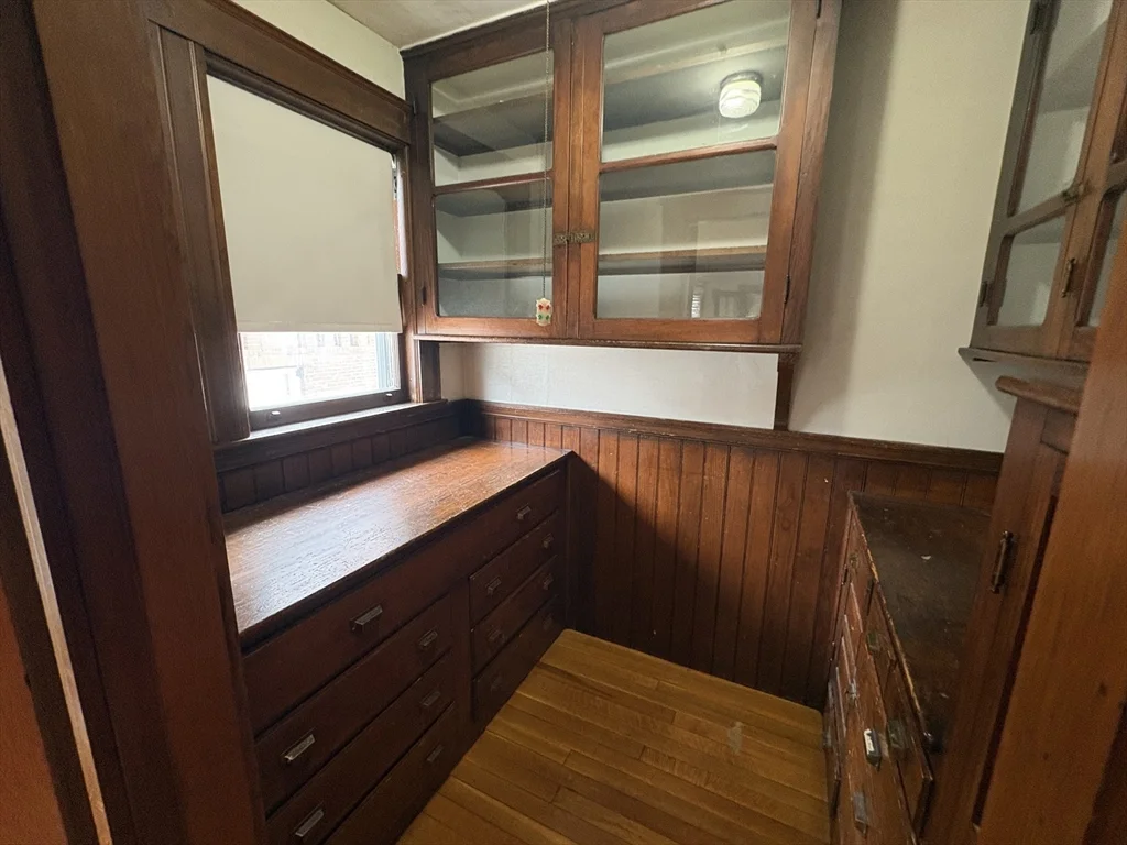 4 bed, 2 bath apartment for rent at 200 Washington St Unit 1, Brighton — photo 3 of 33