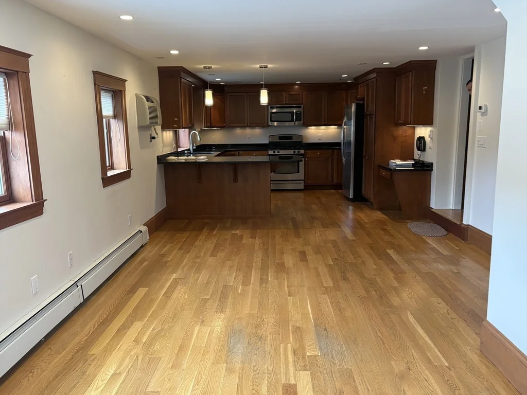 4 bed, 2 bath apartment for rent at 200 Washington St Unit 1, Brighton — photo 7 of 33