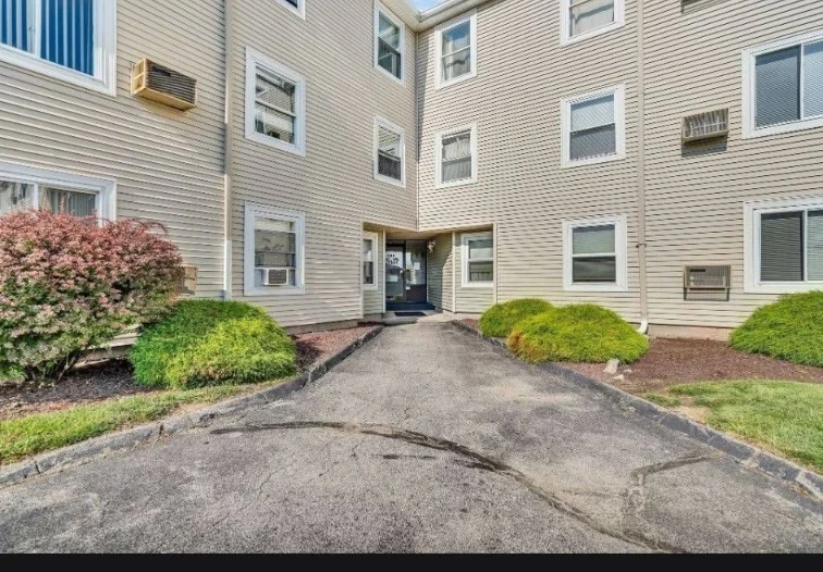 2 bed, 2 bath apartment for rent at 200 Woodlawn Ave Unit 206, North Providence — photo 21 of 23