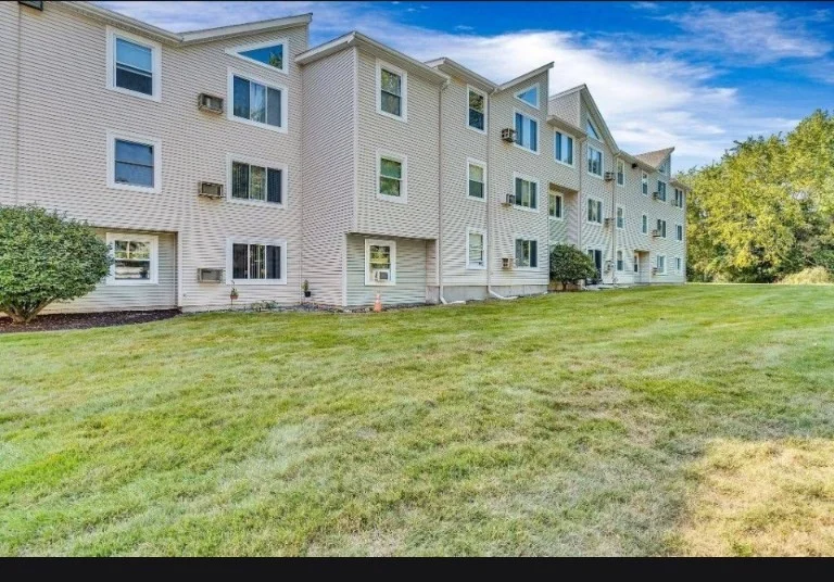 2 bed, 2 bath apartment for rent at 200 Woodlawn Ave Unit 206, North Providence — photo 22 of 23