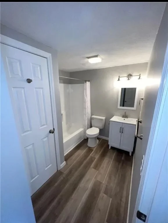 2 bed, 2 bath apartment for rent at 200 Woodlawn Ave Unit 206, North Providence — photo 10 of 23
