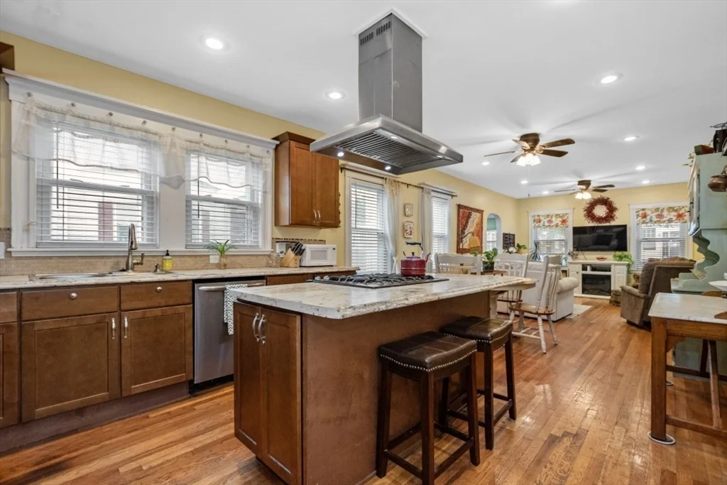 2 bed, 1 bath apartment for rent at 200 Woodside Ave Unit 1, Winthrop — photo 9 of 16
