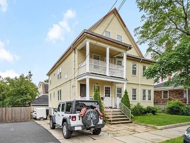 2 bed, 1 bath apartment for rent at 200 Woodside Ave Unit 1, Winthrop — photo 1 of 16