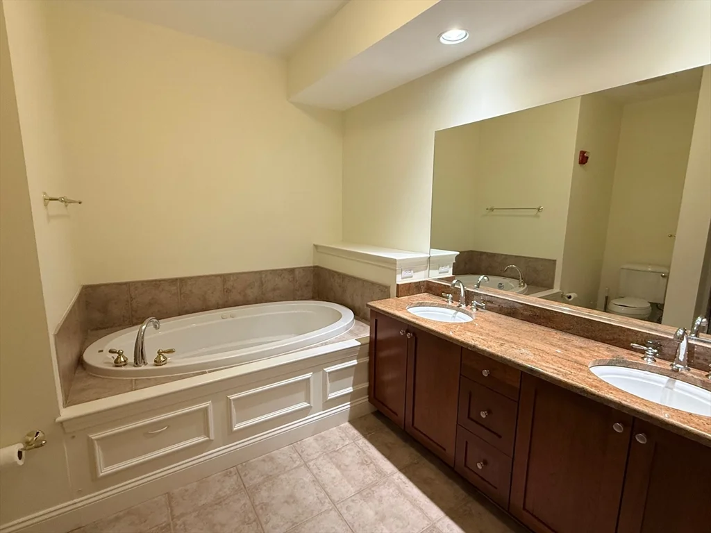 2 bed, 2 bath apartment for rent at 2000 Davenport Ave Unit 2107, Canton — photo 21 of 36