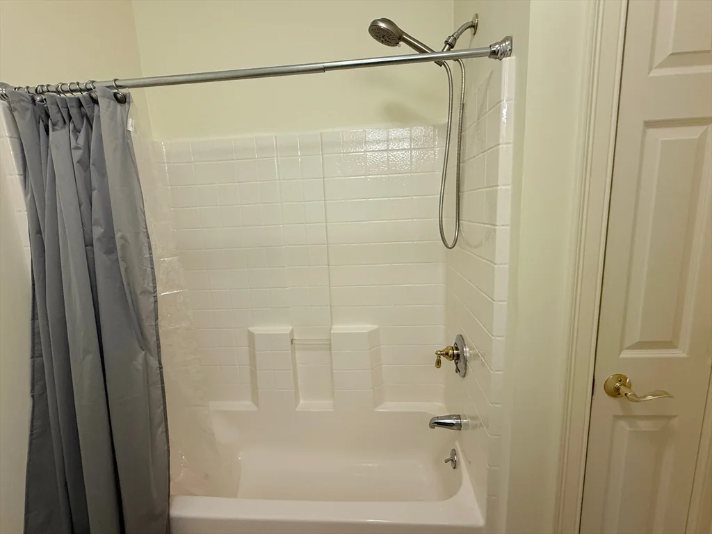 2 bed, 2 bath apartment for rent at 2000 Davenport Ave Unit 2107, Canton — photo 30 of 36