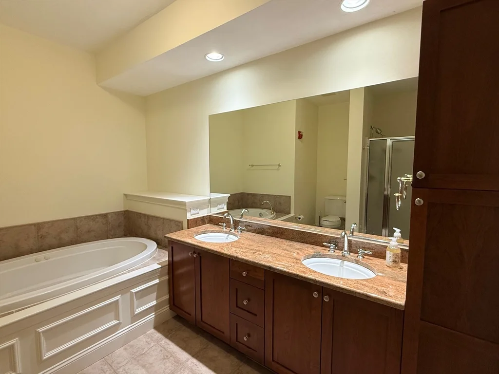 2 bed, 2 bath apartment for rent at 2000 Davenport Ave Unit 2107, Canton — photo 22 of 36