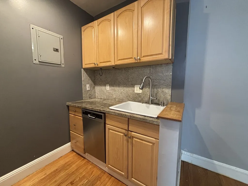 1 bed, 1 bath apartment for rent at 2001 Commonwealth Ave Unit 2, Brighton — photo 5 of 19