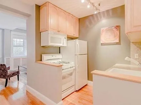 1 bed, 1 bath apartment for rent at 2001 Commonwealth Ave Unit 2, Brighton — photo 3 of 19