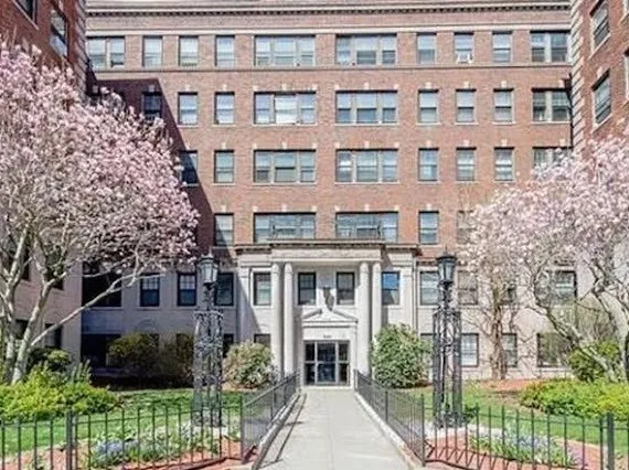 1 bed, 1 bath apartment for rent at 2001 Commonwealth Ave Unit 2, Brighton — photo 1 of 19