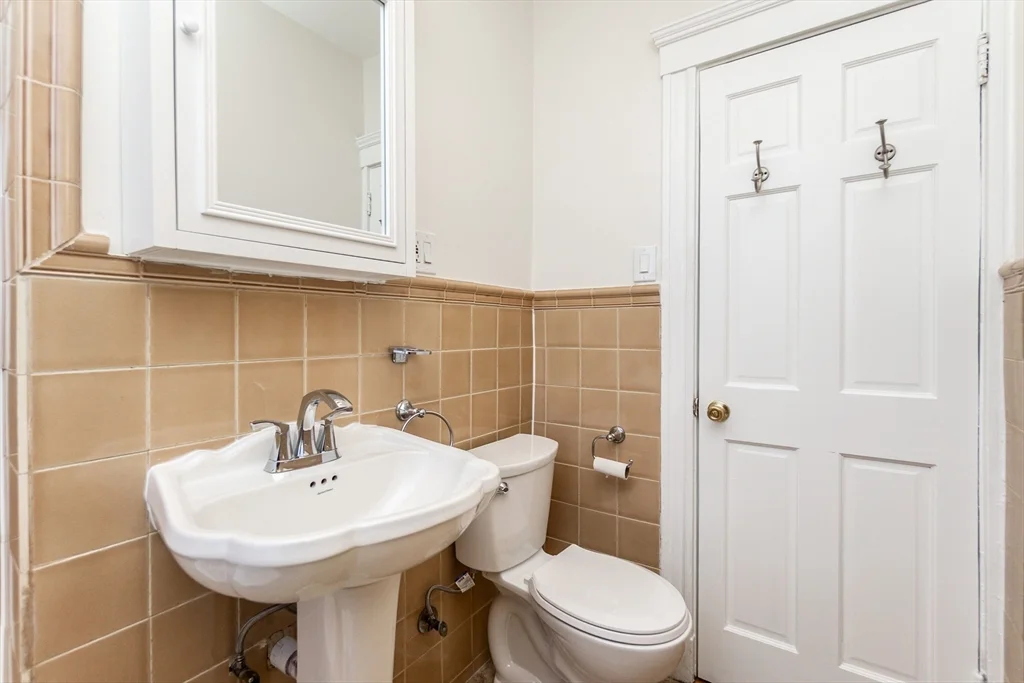 2 bed, 1 bath apartment for rent at 2001 Commonwealth Ave Unit 34, Brighton — photo 11 of 12