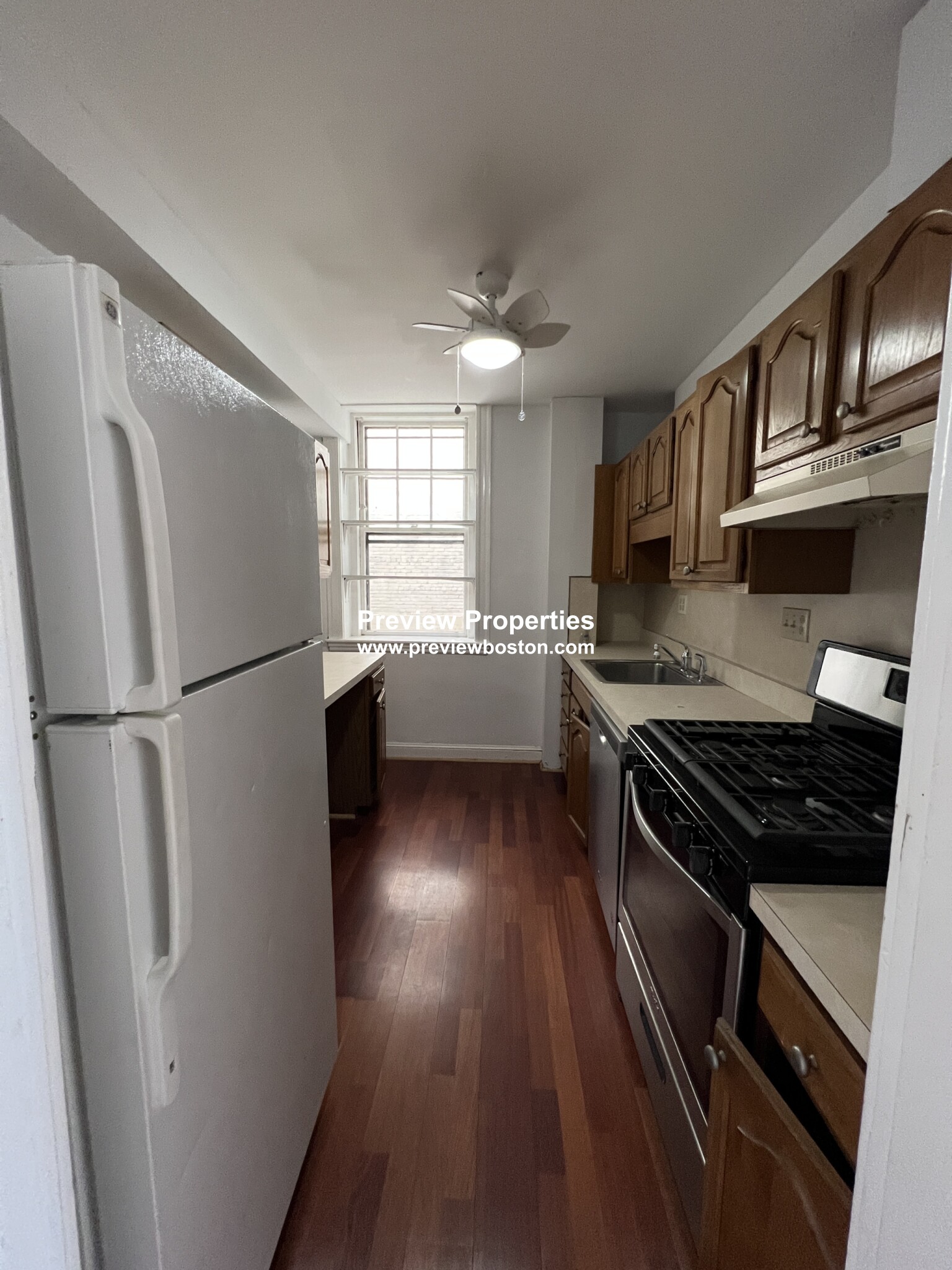 2 bed, 1 bath apartment for rent at 2001 Commonwealth Ave Unit 4, Brighton — photo 3 of 16