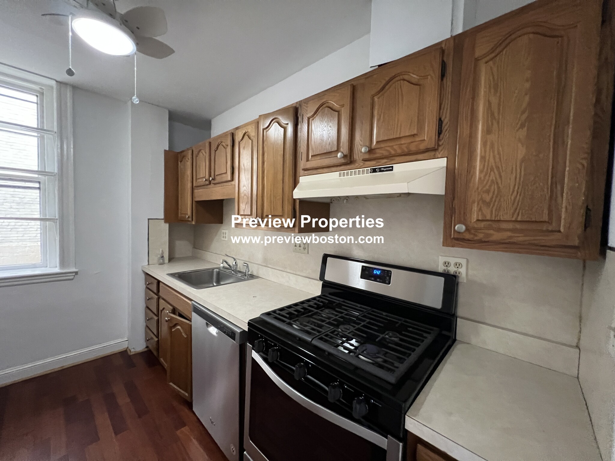 2 bed, 1 bath apartment for rent at 2001 Commonwealth Ave Unit 4, Brighton — photo 2 of 16