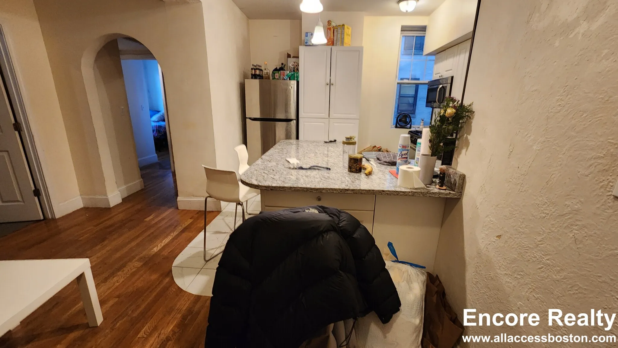 3 bed, 1 bath apartment for rent at 2001 Commonwealth Ave Unit 5, Brighton — photo 4 of 16