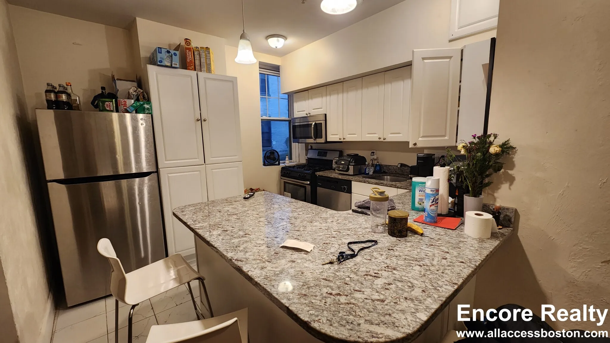 3 bed, 1 bath apartment for rent at 2001 Commonwealth Ave Unit 5, Brighton — photo 2 of 16