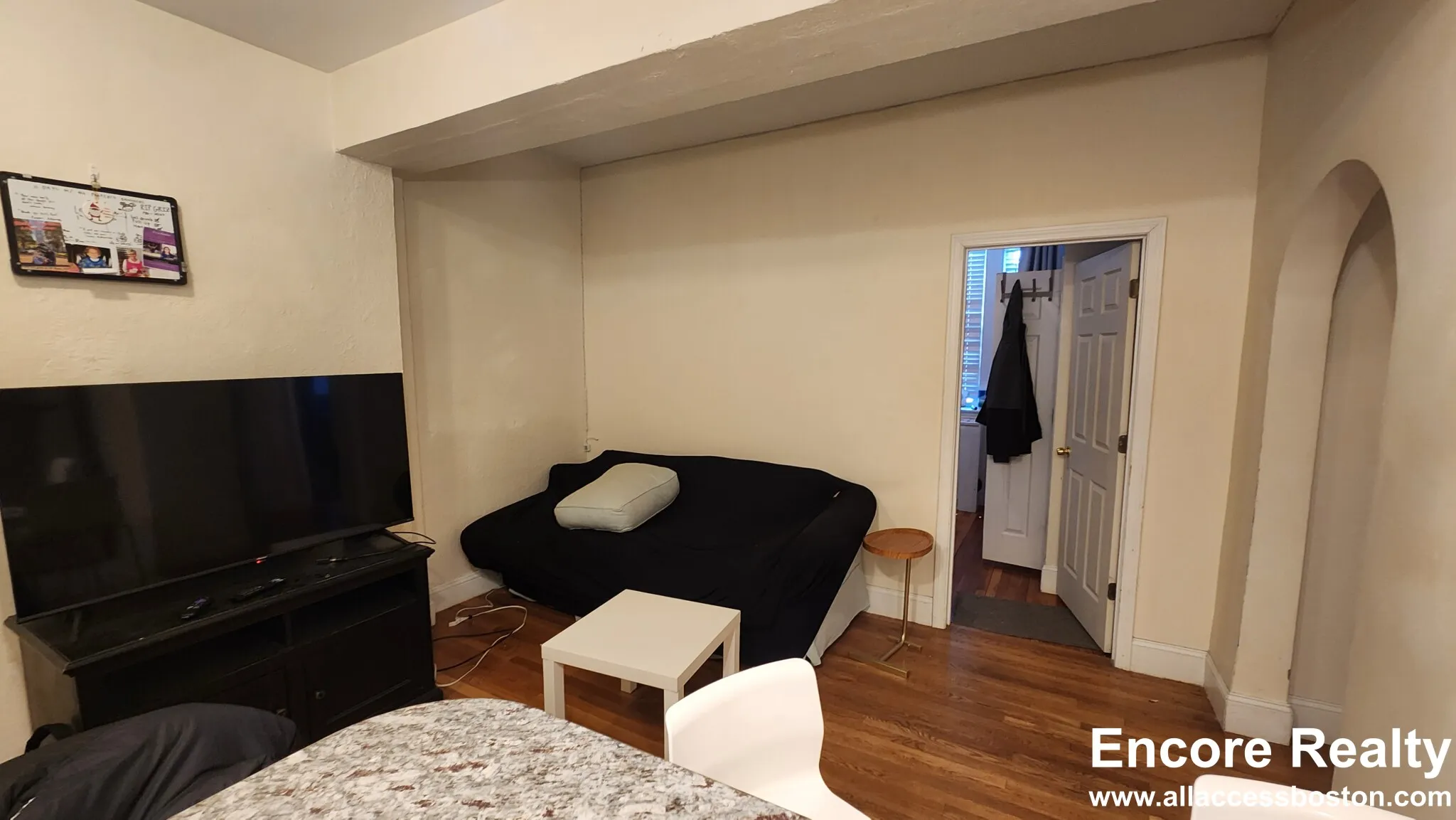 3 bed, 1 bath apartment for rent at 2001 Commonwealth Ave Unit 5, Brighton — photo 8 of 16