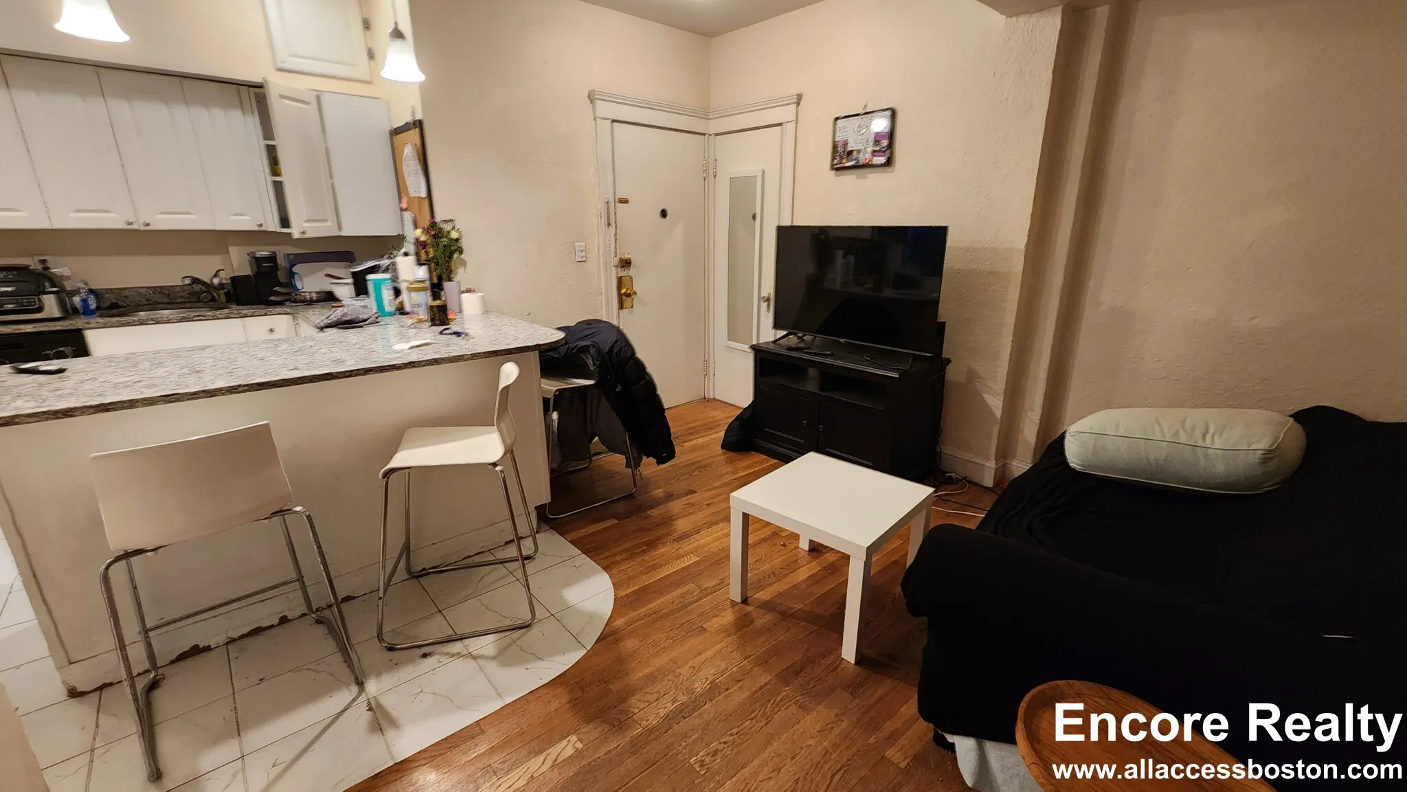 3 bed, 1 bath apartment for rent at 2001 Commonwealth Ave Unit 5, Brighton — photo 5 of 16