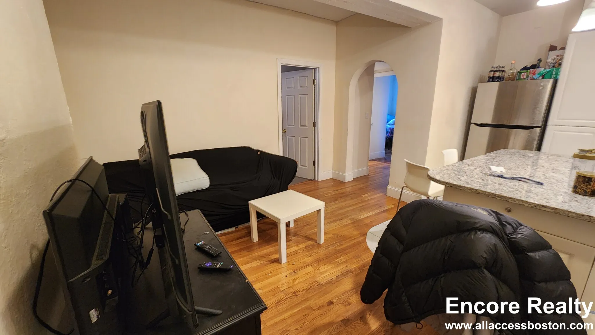 3 bed, 1 bath apartment for rent at 2001 Commonwealth Ave Unit 5, Brighton — photo 3 of 16