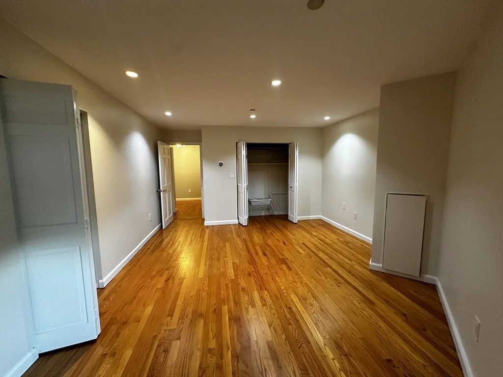 2 bed, 2 bath apartment for rent at 2001 Marina Dr Unit 104, Quincy — photo 4 of 9