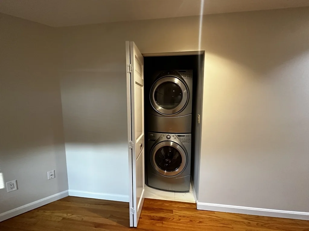 2 bed, 2 bath apartment for rent at 2001 Marina Dr Unit 104, Quincy — photo 8 of 9