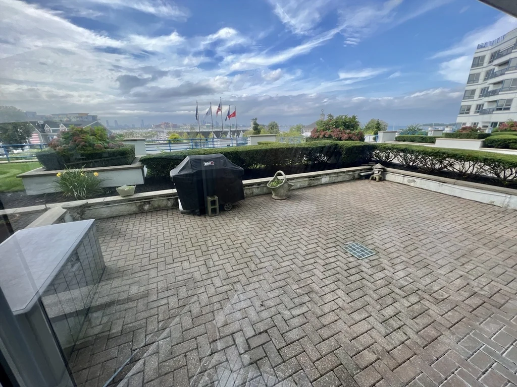 1 bed, 1 bath apartment for rent at 2001 Marina Dr Unit 105, Marina Bay