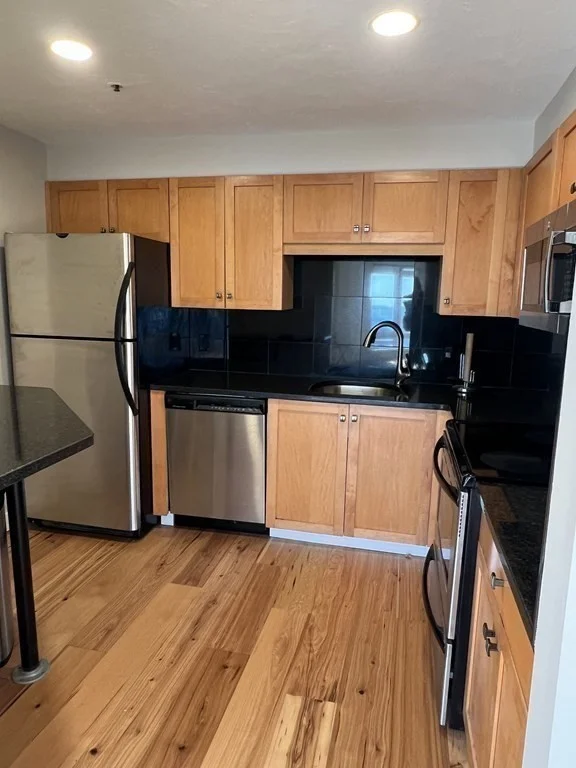 2 bed, 1 bath apartment for rent at 2001 Marina Dr Unit 708, Quincy — photo 4 of 16