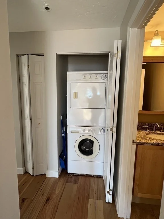 2 bed, 1 bath apartment for rent at 2001 Marina Dr Unit 708, Quincy — photo 11 of 16