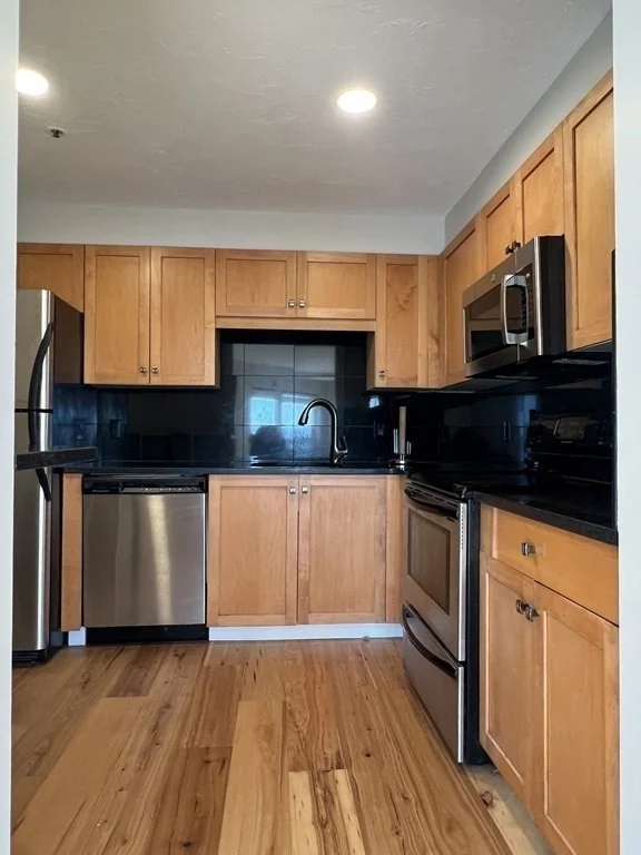 2 bed, 1 bath apartment for rent at 2001 Marina Dr Unit 708, Quincy — photo 5 of 16