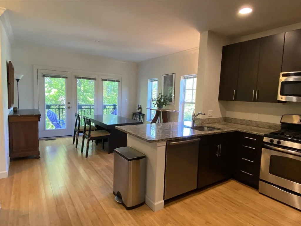 3 bed, 3 bath apartment for rent at 2001 Symmes Circle, Arlington — photo 4 of 34