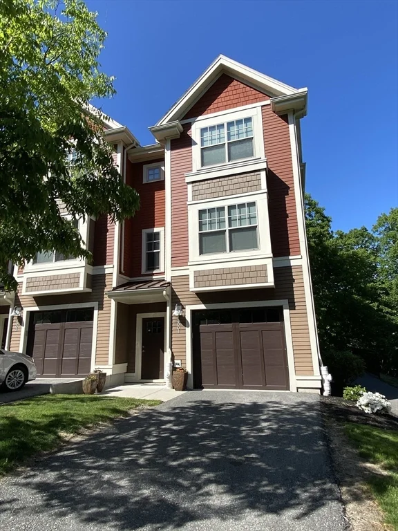 3 bed, 3 bath apartment for rent at 2001 Symmes Circle, Arlington — photo 1 of 34
