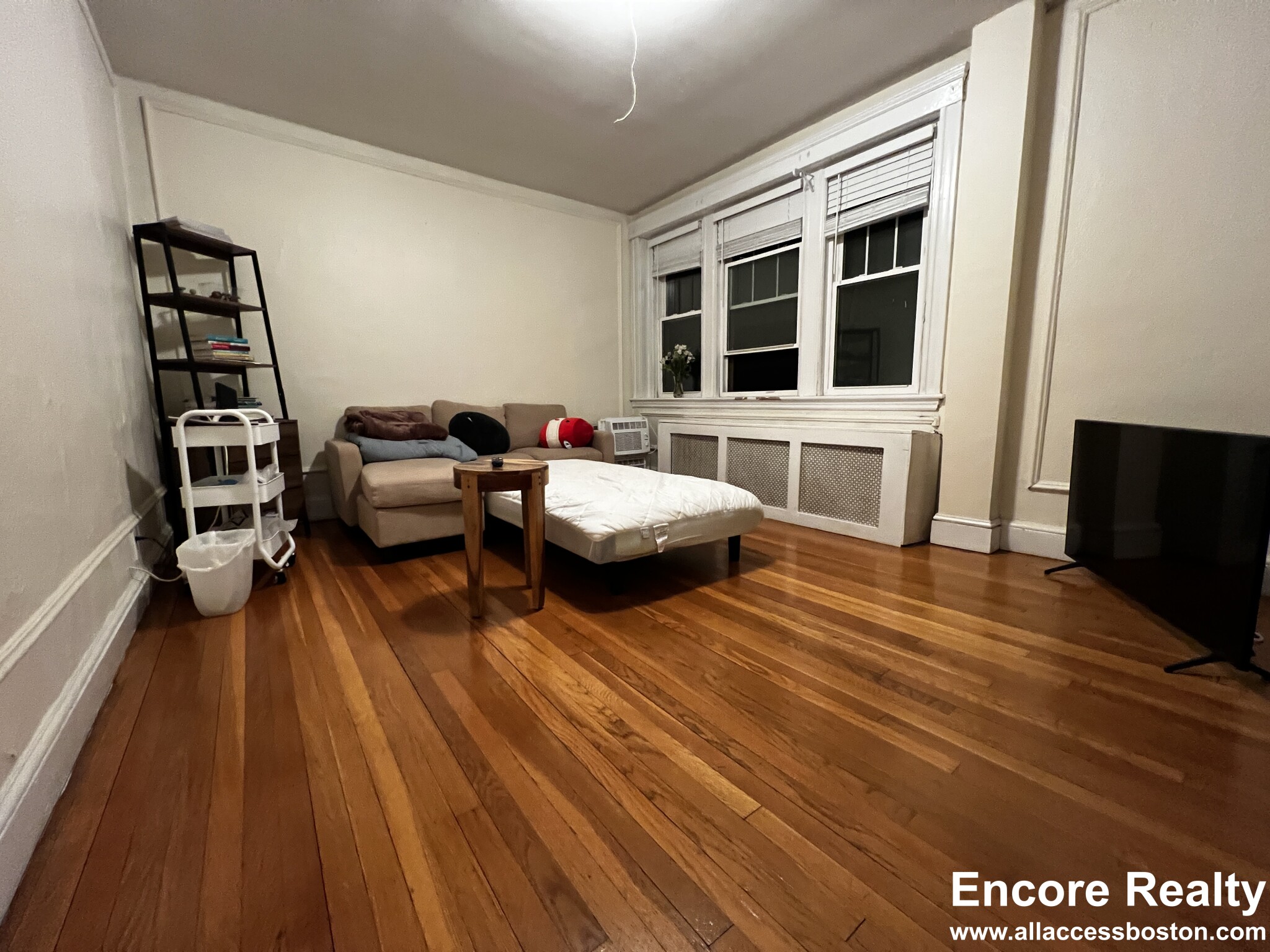 1 bed, 1 bath apartment for rent at 2003 Commonwealth Ave Unit 24, Brighton — photo 5 of 10