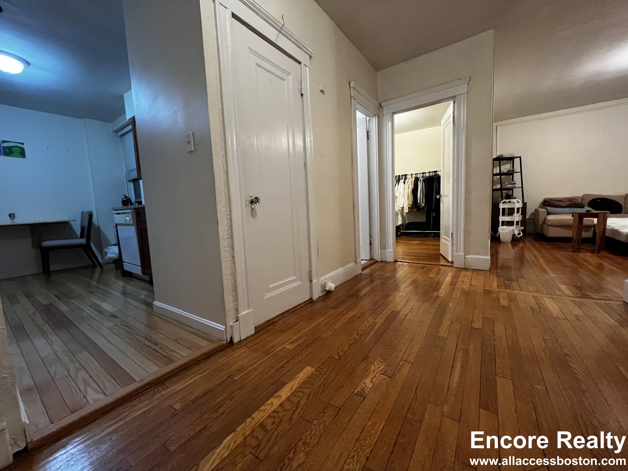 1 bed, 1 bath apartment for rent at 2003 Commonwealth Ave Unit 24, Brighton — photo 3 of 10